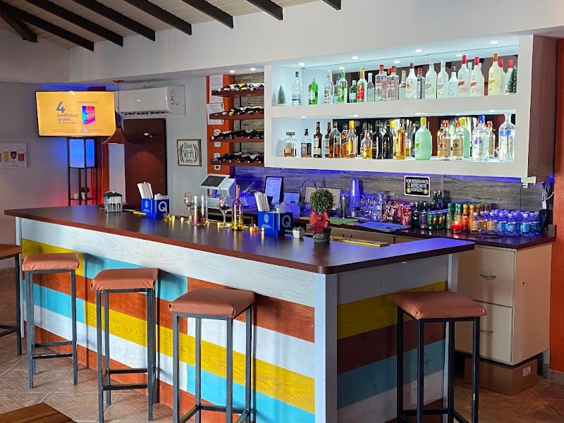 Sol y Luna Bar & Restaurant